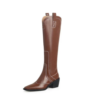 Botas de inverno de couro marrom oleoso de vaca com salto baixo e cano alto para mulheres